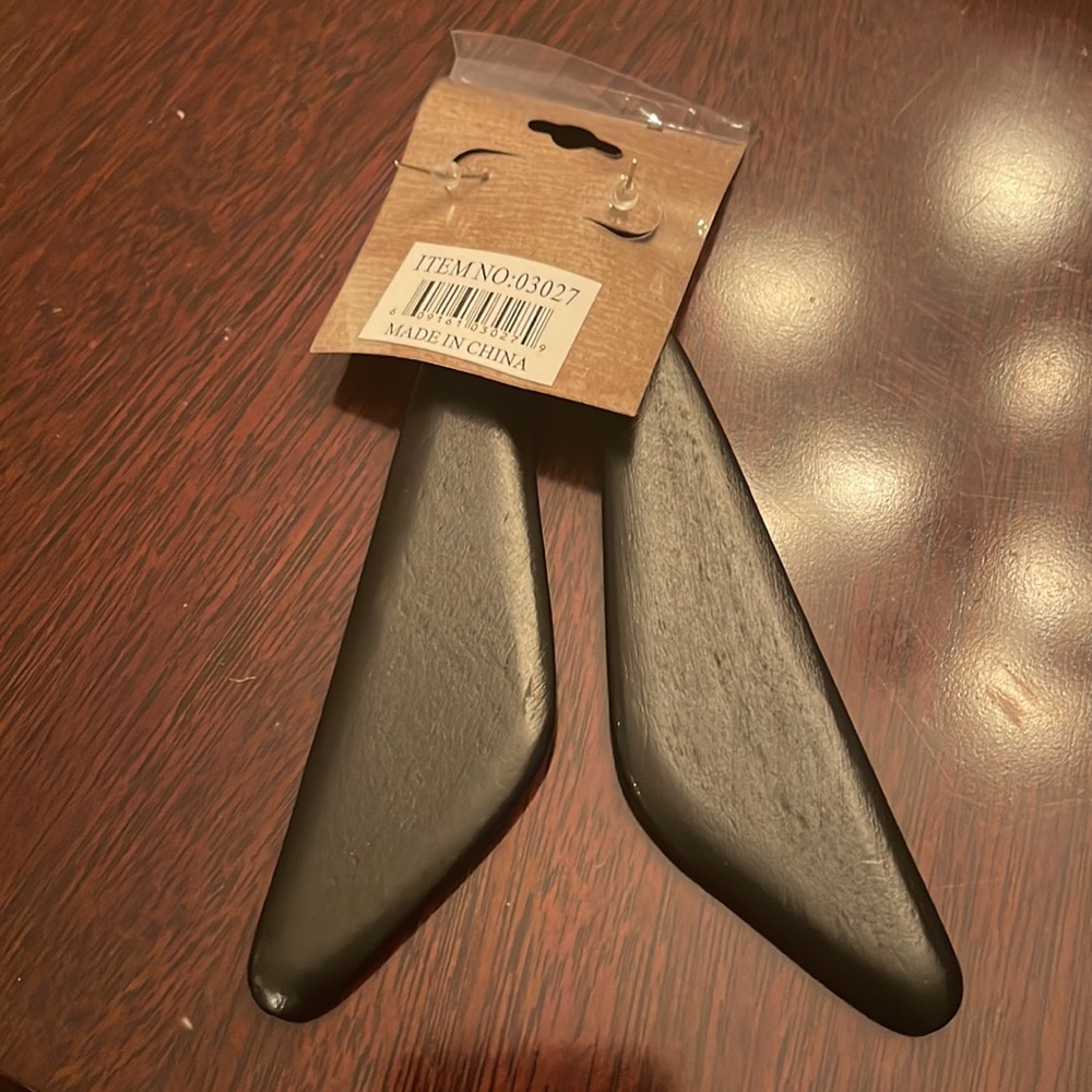 🍒4/$20 Black Natural Wood Geometric Earrings NWT - Picture 3 of 3
